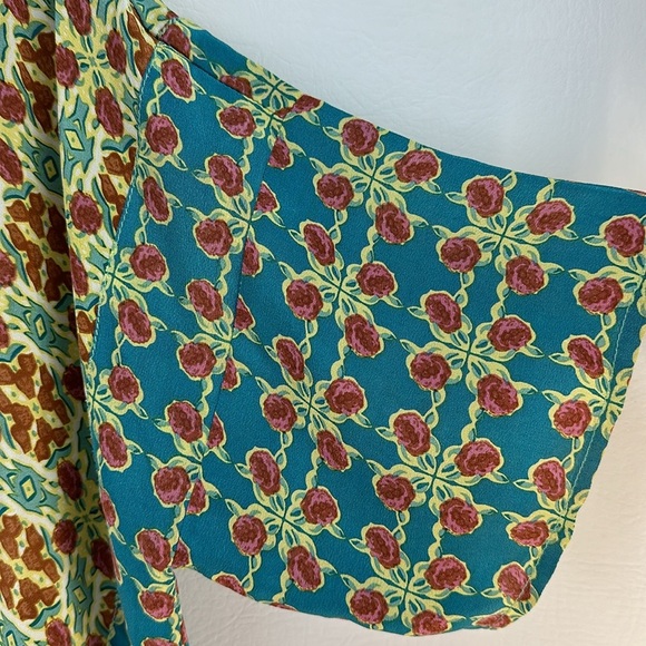 Sundance Short Sleeve Silk Top - Picture 3 of 7